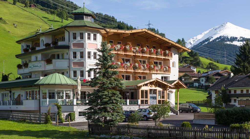 גרלוס Hotel Maria Theresia מראה חיצוני תמונה