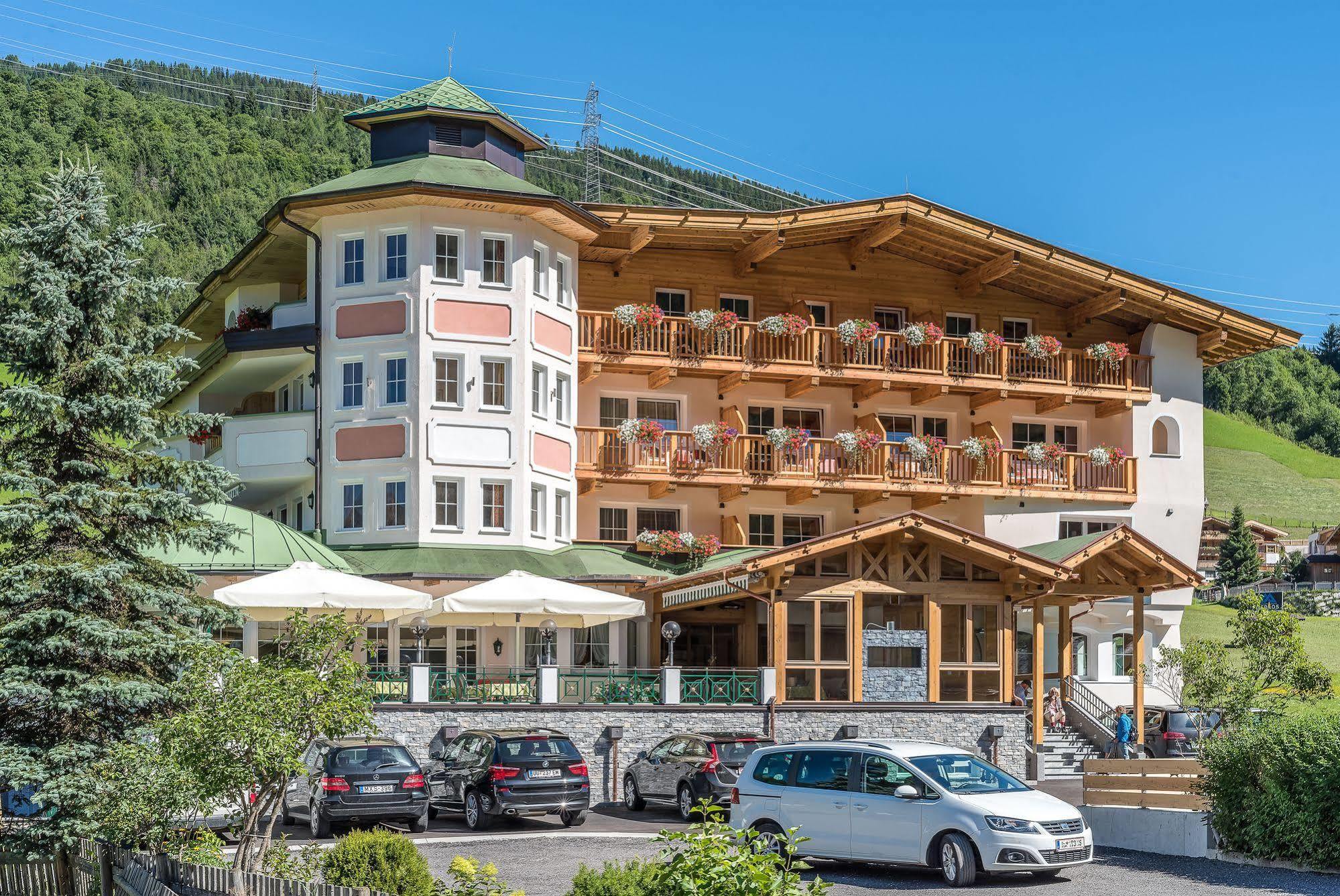 גרלוס Hotel Maria Theresia מראה חיצוני תמונה