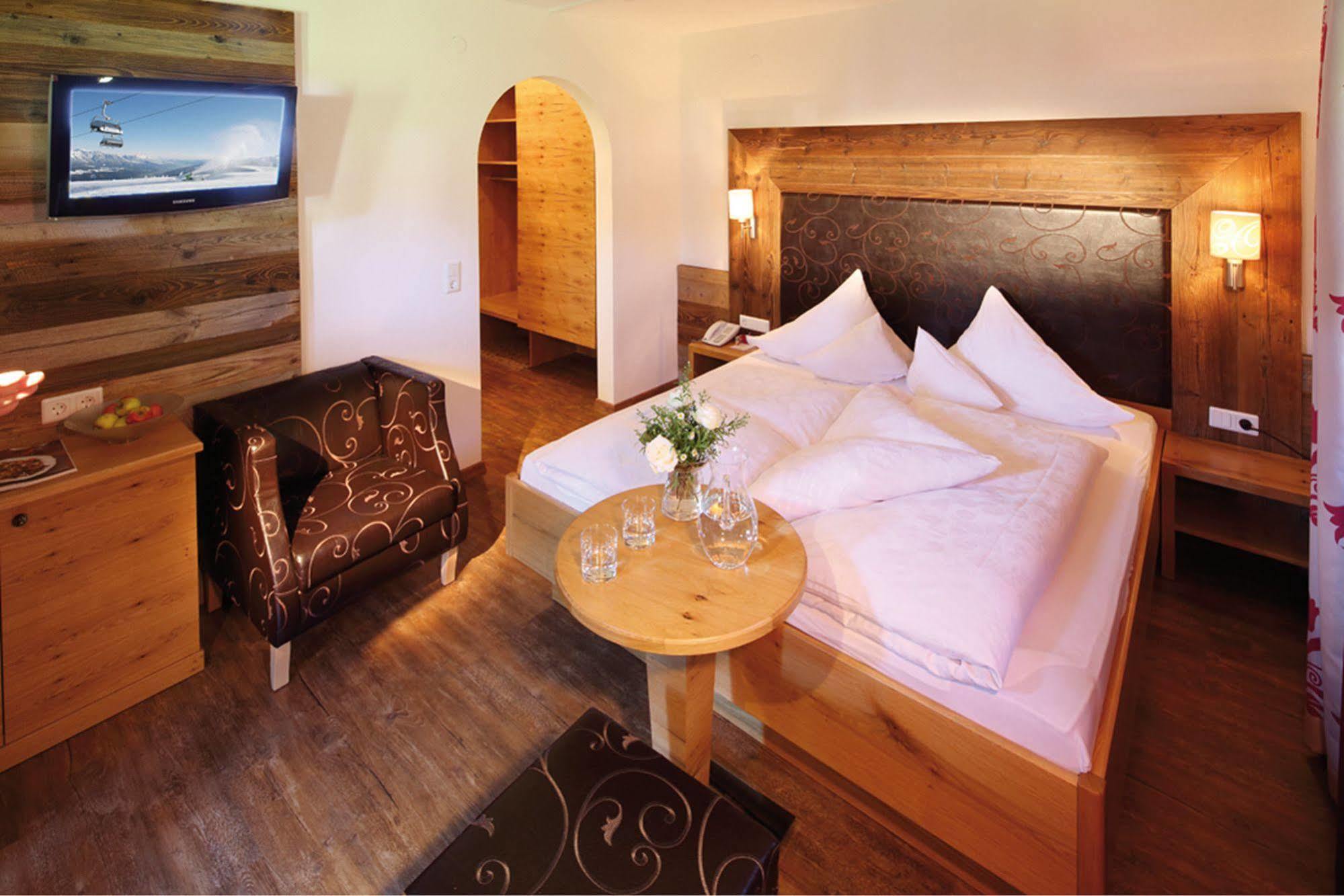 גרלוס Hotel Maria Theresia מראה חיצוני תמונה