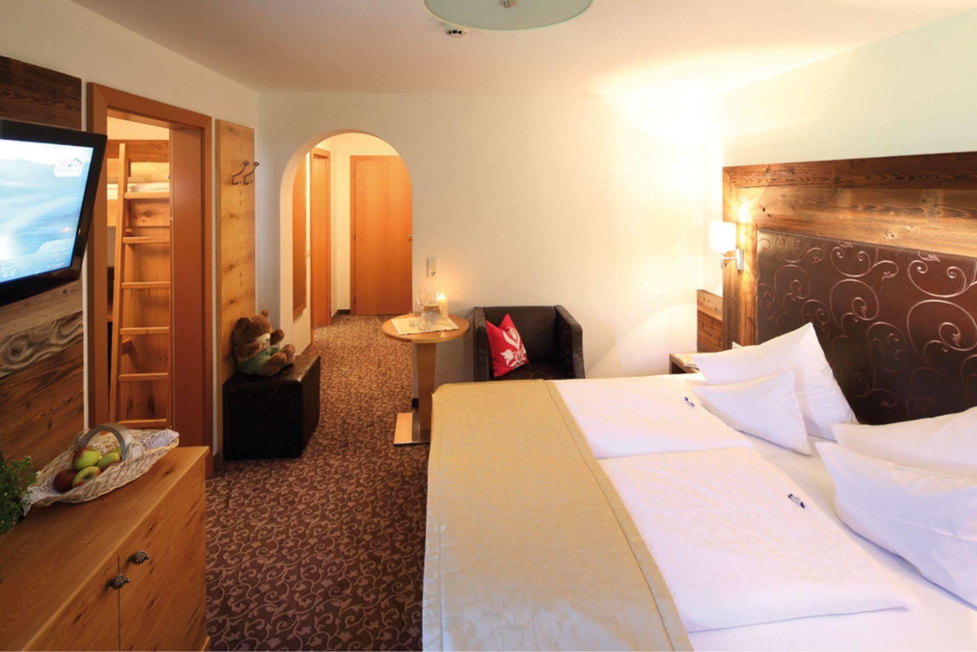 גרלוס Hotel Maria Theresia מראה חיצוני תמונה