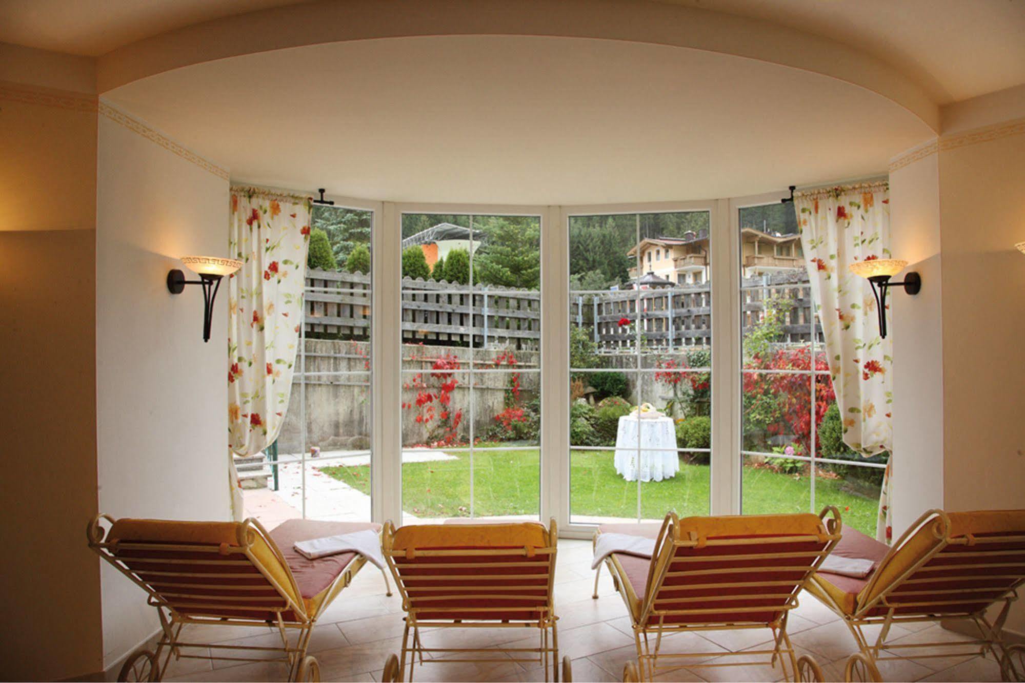גרלוס Hotel Maria Theresia מראה חיצוני תמונה